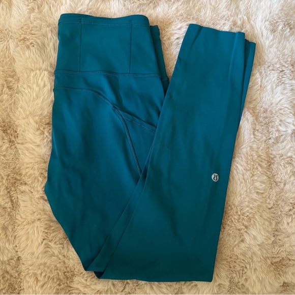 Fast and Free 25” Lululemon size 6 unknown color - Picture 2 of 4